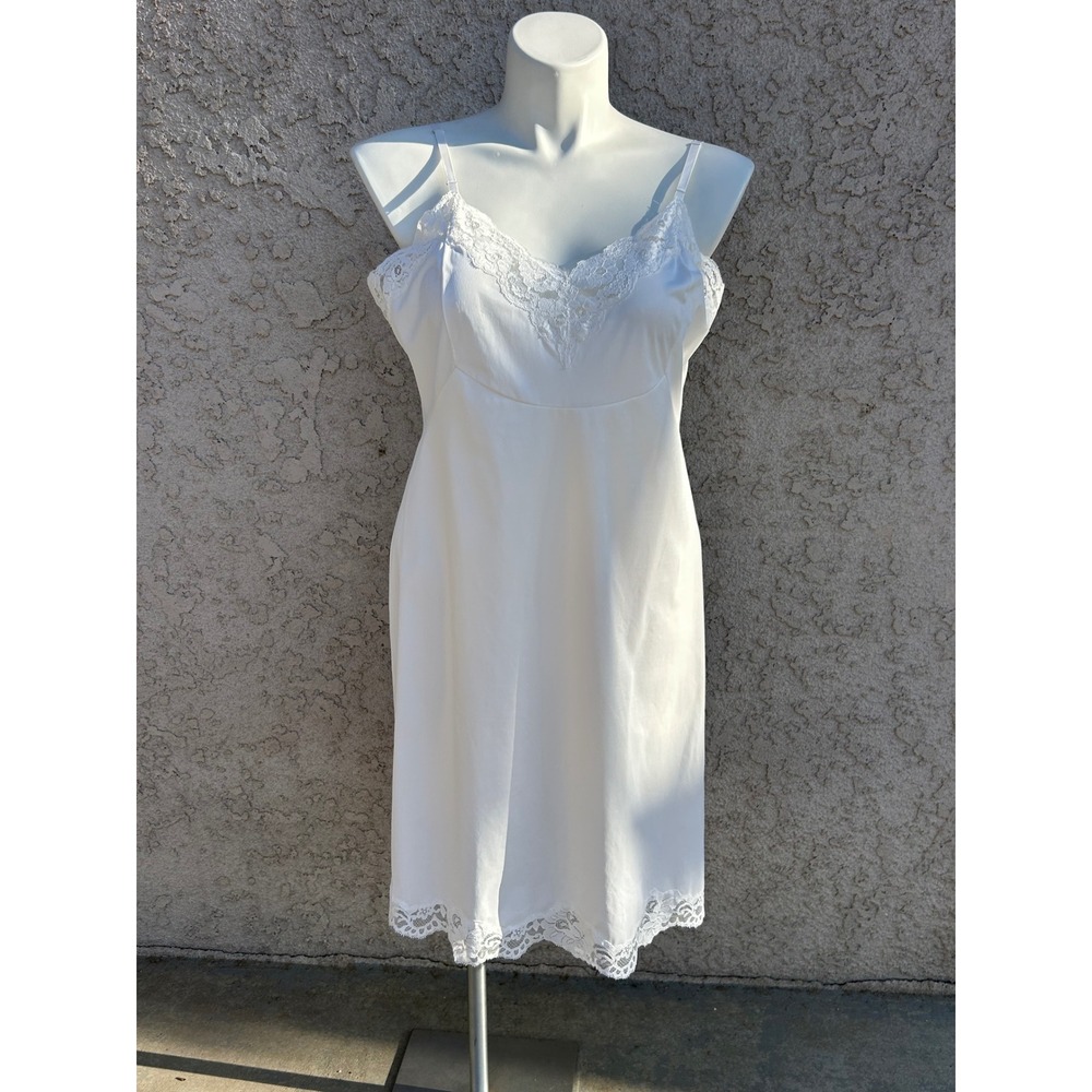 1960s Vanity Fair Full Slip Women 42 White Vintage Lace Antron Nylon Excellent